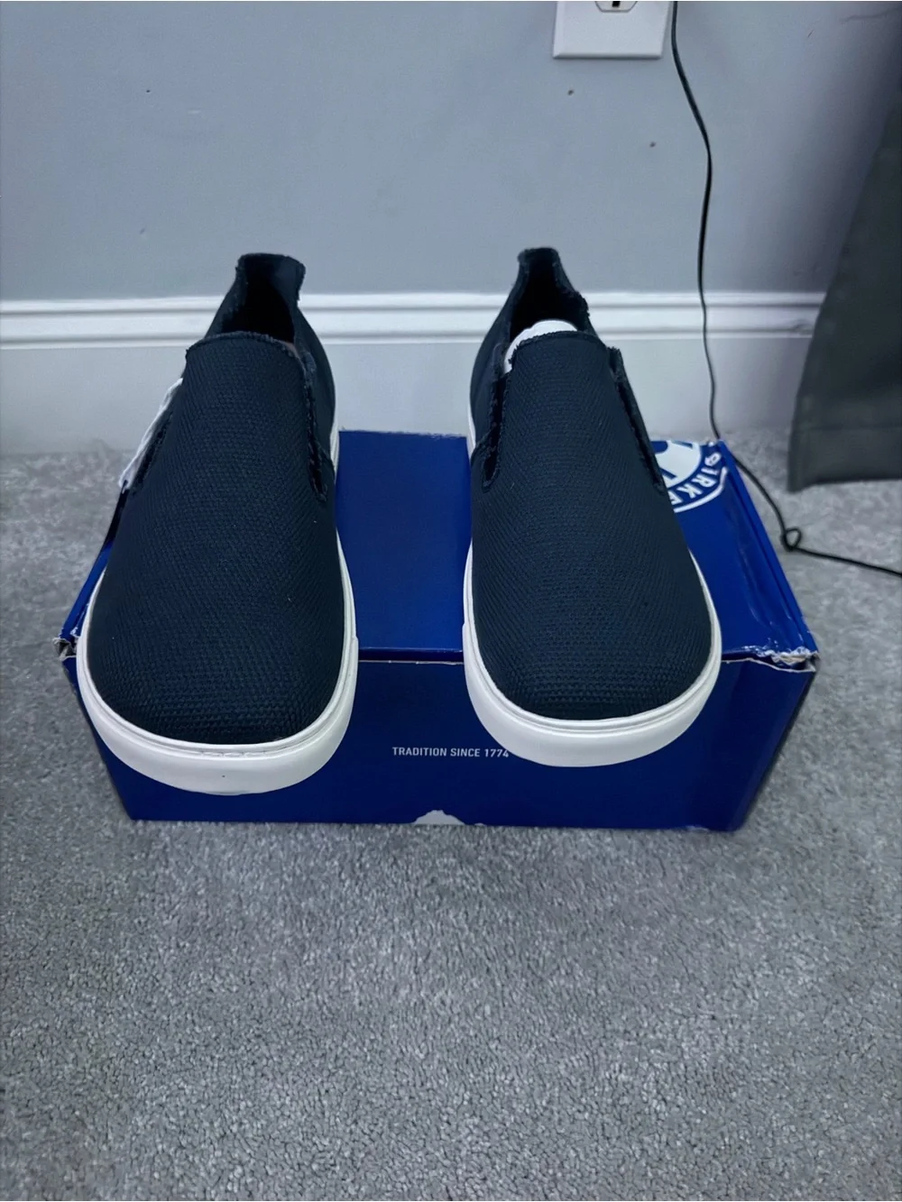 Men's Bend Slip-On Canvas Sneakers TW new
